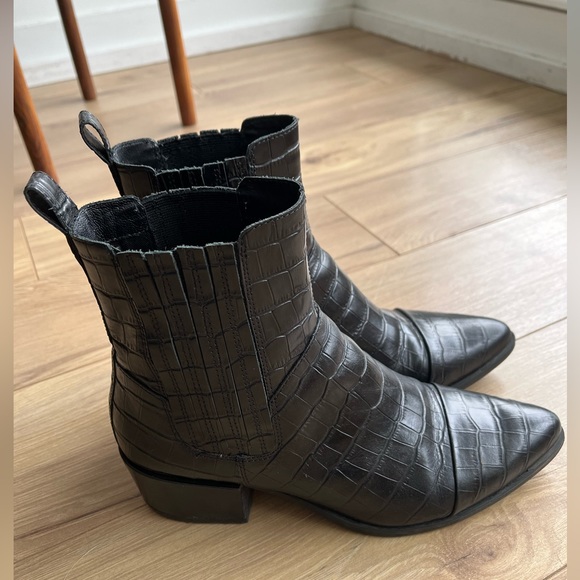 SOLD Vagabond Marja Croc Embossed Bootie - Picture 3 of 7